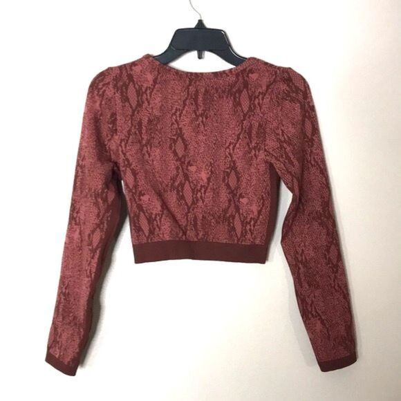 Fabletics Kamila Seamless Long-Sleeve athletic Top size medium - Picture 11 of 12